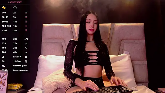 DanielaMarnt online show from 02-27-25, 07:37