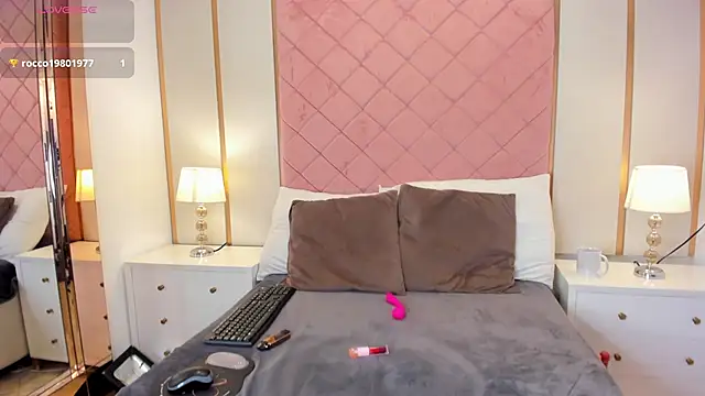 Issabella Roa online show from 04-11-26, 04:06