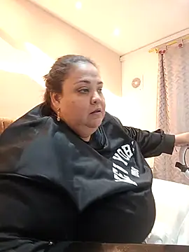 Snapshot of Alisson_am chatting on 02-02-26, 11:31 Alisson am online show from 02-02-26, 11:31