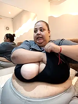 Snapshot of Alisson_am chatting on 03-18-26, 11:35 Alisson am online show from 03-18-26, 11:35