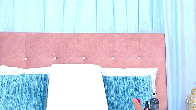 AlliciaKim online show from 10-27-25, 07:18