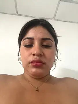 perlita05 online show from 11-22-25, 07:35