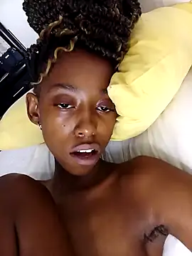 Snapshot of 02Boitybaby chatting on 12-13-24, 08:09 02Boitybaby online show from 12-13-24, 08:09