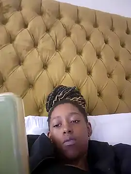 Snapshot of 02Boitybaby chatting on 02-05-25, 01:44 02Boitybaby online show from 02-05-25, 01:44