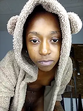 Snapshot of 02Boitybaby chatting on 10-18-25, 06:58 02Boitybaby online show from 10-18-25, 06:58