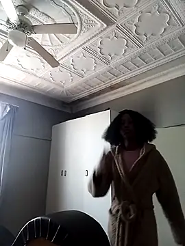 Snapshot of 02Boitybaby chatting on 10-22-25, 08:47 02Boitybaby online show from 10-22-25, 08:47