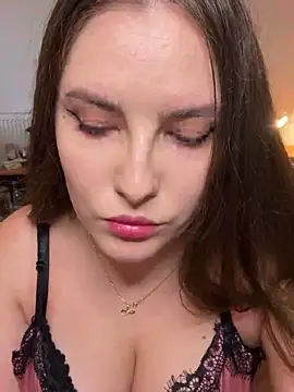 Alicia Eves online show from 10-08-25, 01:31