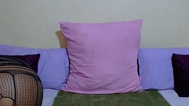 Snapshot of DiamondLuv29 chatting on 01-19-26, 11:58 DiamondLuv29 online show from 01-19-26, 11:58