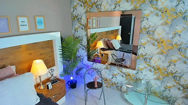 EmaBakker online show from 01-10-25, 02:34