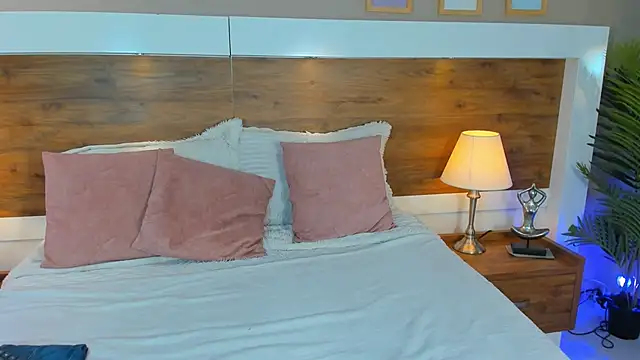 EmaBakker online show from 01-16-25, 05:44