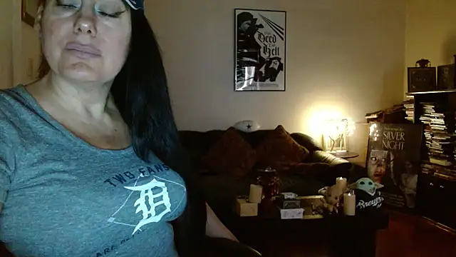 mandaloriangirls online show from 10-10-25, 06:07