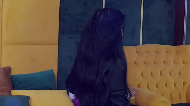 Snapshot of GiuliaHarvey chatting on 03-18-25, 06:36 GiuliaHarvey online show from 03-18-25, 06:36