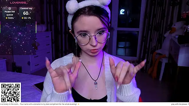 Snapshot of Nora_Failure chatting on 02-16-26, 12:34 Nora Failure online show from 02-16-26, 12:34