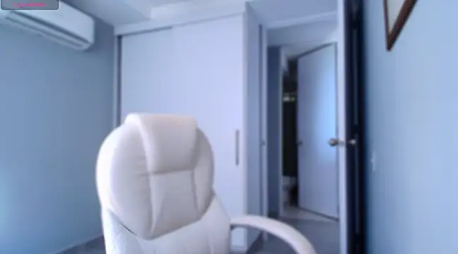 auroracaruso11 online show from 01-11-25, 04:03