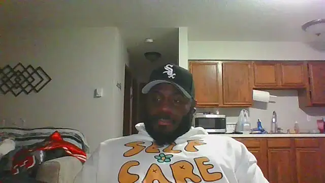 Snapshot of Stayinalive1992 chatting on 01-18-25, 03:09 Stayinalive1992 online show from 01-18-25, 03:09