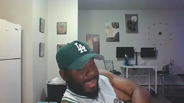 Snapshot of Stayinalive1992 chatting on 01-20-25, 07:36 Stayinalive1992 online show from 01-20-25, 07:36