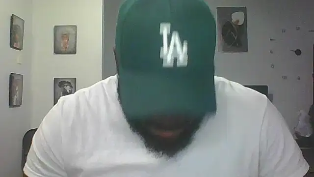 Snapshot of Stayinalive1992 chatting on 09-13-25, 02:55 Stayinalive1992 online show from 09-13-25, 02:55