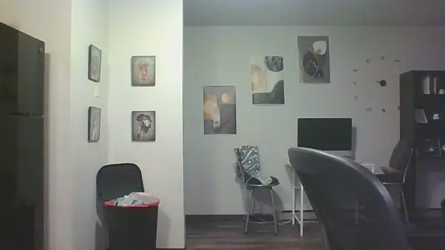 Snapshot of Stayinalive1992 chatting on 10-14-25, 02:12 Stayinalive1992 online show from 10-14-25, 02:12