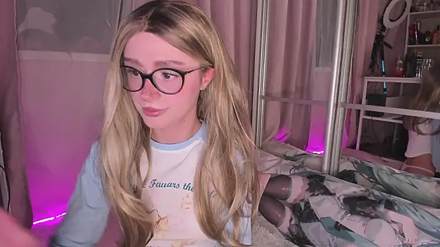 Snapshot of -bae chatting on 02-06-26, 03:26 -bae online show from 02-06-26, 03:26