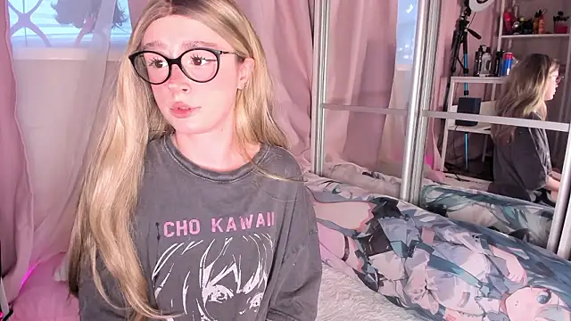 Snapshot of -bae chatting on 03-25-26, 03:29 -bae online show from 03-25-26, 03:29