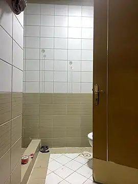 Layla-daloua online show from 01-07-26, 11:51