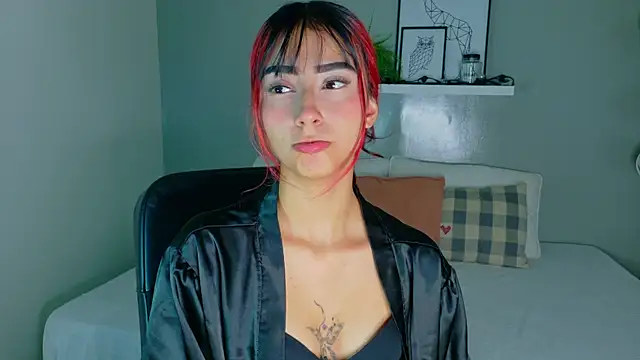 ParisFox  online show from 11-04-25, 07:46