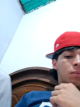 Snapshot of Maximilian0_1 chatting on 11-17-25, 04:29 Maximilian0 1 online show from 11-17-25, 04:29