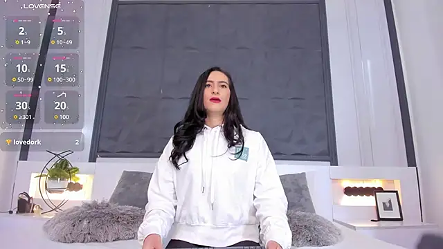 SaraGomez1 online show from 12-17-24, 04:11