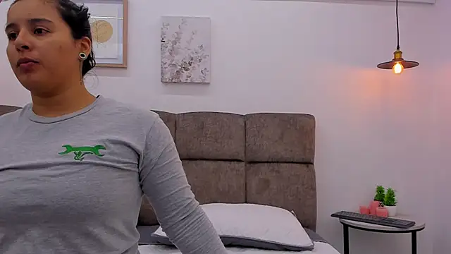 Dilan y Mia online show from 01-22-25, 12:38