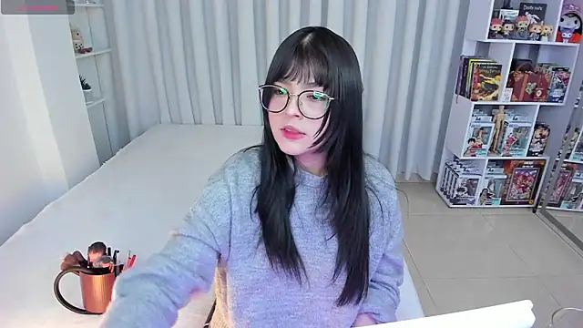 Snapshot of misshoneyxxx chatting on 02-25-26, 02:43 misshoneyxxx online show from 02-25-26, 02:43