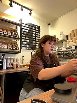 Snapshot of cinnabon_ chatting on 10-15-25, 11:43 cinnabon online show from 10-15-25, 11:43