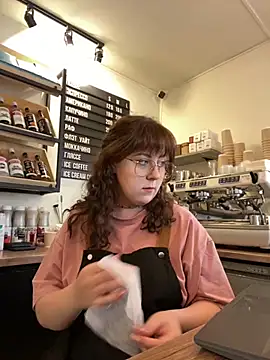 Snapshot of cinnabon_ chatting on 10-20-25, 10:59 cinnabon online show from 10-20-25, 10:59