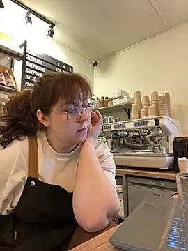 Snapshot of cinnabon_ chatting on 11-02-25, 08:39 cinnabon online show from 11-02-25, 08:39