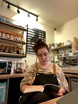 Snapshot of cinnabon_ chatting on 11-14-25, 12:26 cinnabon online show from 11-14-25, 12:26