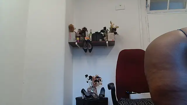 Snapshot of xTALLSEXYBUMx chatting on 10-23-25, 04:34 xTALLSEXYBUMx online show from 10-23-25, 04:34