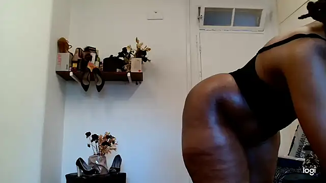 Snapshot of xTALLSEXYBUMx chatting on 10-25-25, 05:26 xTALLSEXYBUMx online show from 10-25-25, 05:26