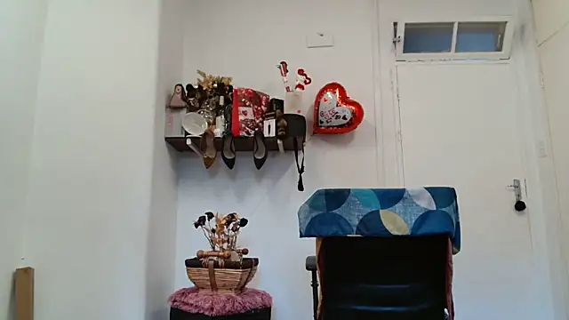 Snapshot of xTALLSEXYBUMx chatting on 02-17-26, 04:42 xTALLSEXYBUMx online show from 02-17-26, 04:42