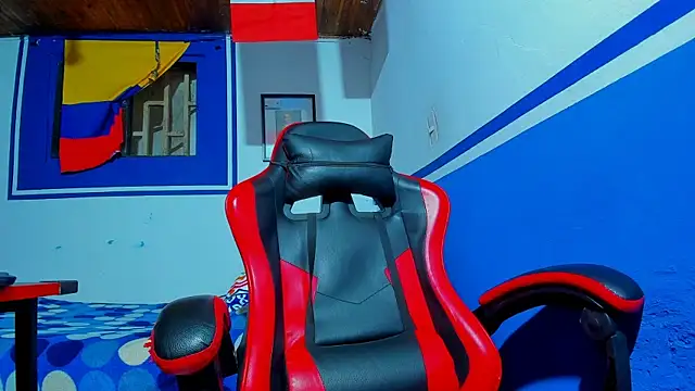 Snapshot of maxowens_oficial chatting on 02-22-26, 07:45 maxowens oficial online show from 02-22-26, 07:45