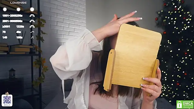 LindaFarmer online show from 01-07-25, 04:39