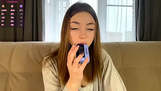 LindaFarmer online show from 09-30-25, 03:44