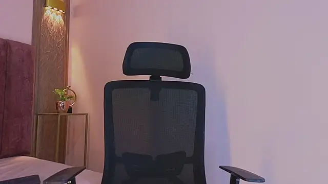 Emy leon online show from 11-11-25, 07:03