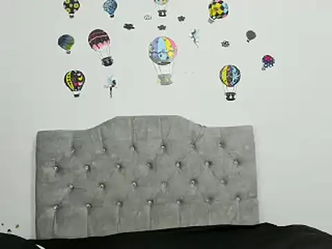 Snapshot of Kymbrown25 chatting on 12-10-24, 04:45 Kymbrown25 online show from 12-10-24, 04:45