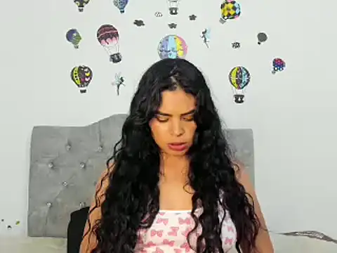 Snapshot of Kymbrown25 chatting on 01-06-25, 10:15 Kymbrown25 online show from 01-06-25, 10:15