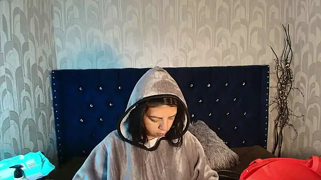 CarolineBrunx online show from 01-15-26, 04:39