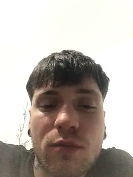 Snapshot of Skuty24 chatting on 11-23-25, 04:51 Skuty24 online show from 11-23-25, 04:51