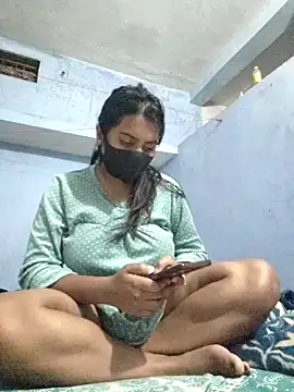 Priya Strip online show from 01-24-25, 08:34
