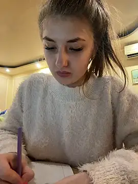 Snapshot of sexyy_girl_ chatting on 12-20-24, 03:10 sexyy girl online show from 12-20-24, 03:10