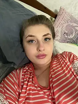 Snapshot of sexyy_girl_ chatting on 12-23-24, 05:11 sexyy girl online show from 12-23-24, 05:11