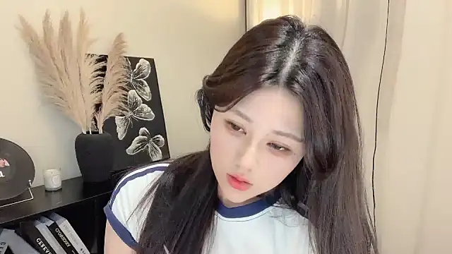 Strawberrybabyy1 online show from 03-13-25, 02:44