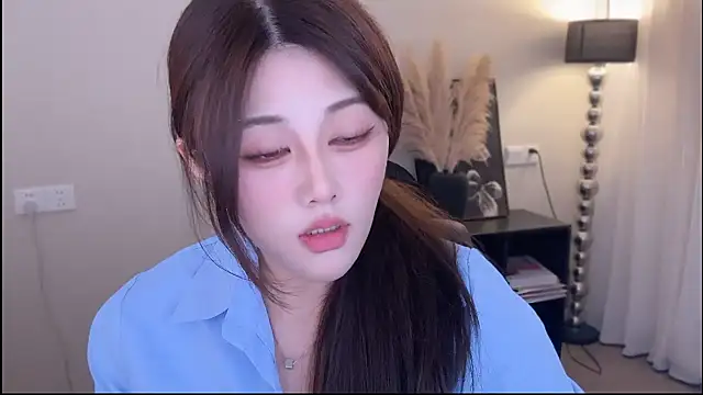 Strawberrybabyy1 online show from 11-22-25, 04:33